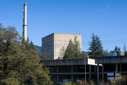 Vista exterior de la central nuclear Santa María de Garoña antes de su desmantelamiento.- TOMÁS ALONSO