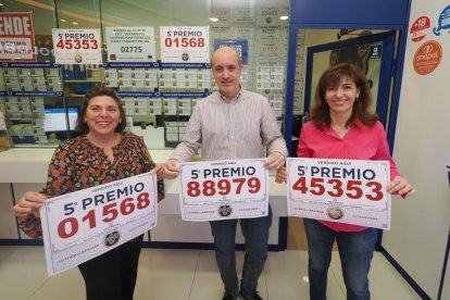 La administración de Río Shopping celebra los quintos premios que ha vendido. PHOTOGENIC