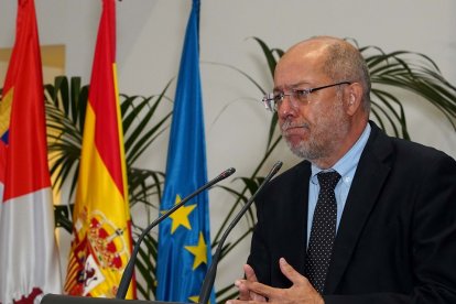 Toma de posesión de Mañueco como presidente de la Junta - Francisco Igea.- ICAL