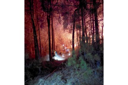 Incendio en Santa Cruz del Valle (Ávila).- ICAL