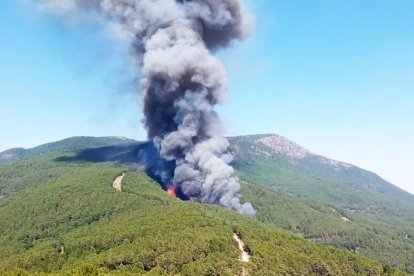 Incendio en Santa Cruz del Valle (Ávila).- ICAL