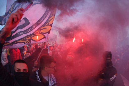 Llegada de los equipos del FC Barcelona y Unionistas de Salamanca al Campo Reina Sofía de Salamanca. ICAL