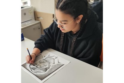 Ester Dual, estudiante del bachillerato de Arte.- E.M.