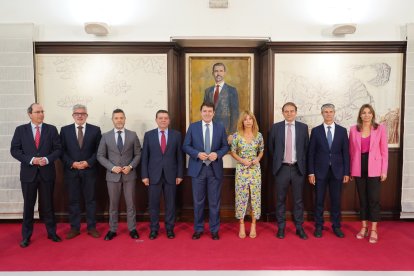 El presidente de la Junta de Castilla y León, Alfonso Fernández Mañueco, preside el acto institucional de toma de posesión de la directora de Gabinete, Susana Hernández Herrero. ICAL