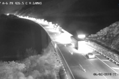 Retenciones en la A-6 entre Galicia y Castilla y León. DGT