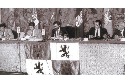 Primera Mesa de las Cortes en Fuensaldaña