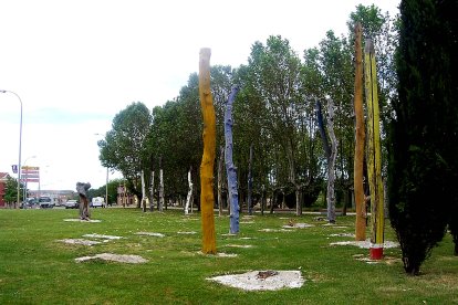 Bosque de Olmos de Agustín Ibarrola en Salamanca - ICAL