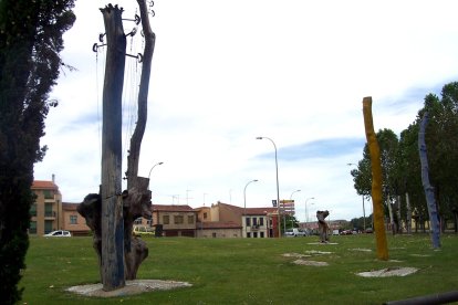 Bosque de Olmos de Agustín Ibarrola en Salamanca - ICAL