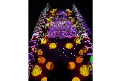 El alcalde de Salamanca, Carlos García Carbayo, inaugura el encendido de la iluminación navideña.-ICAL