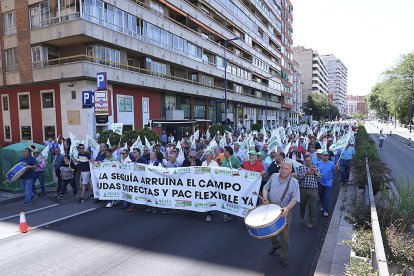Manifestación de agricultores y ganaderos convocada por Asaja, UPA-Coag y UCCL para reclamar ayudas por la sequía. ICAL