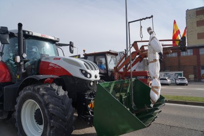 Columna de tractores en Valladolid. -ICAL