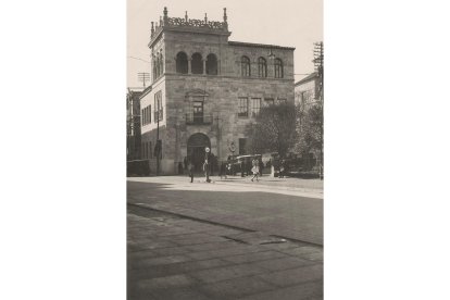 .- TELEFÓNICA.