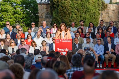 El secretario general del PSOE, Pedro Sánchez, junto al líder autonómico de los socialistas, Luis Tudanca, participa en el acto público de apoyo a Clara Martín para revalidar la Alcaldía de Segovia.- ICAL