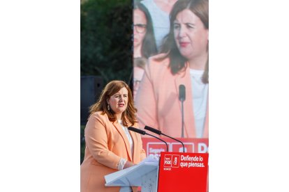 El secretario general del PSOE, Pedro Sánchez, junto al líder autonómico de los socialistas, Luis Tudanca, participa en el acto público de apoyo a Clara Martín para revalidar la Alcaldía de Segovia.- ICAL