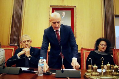 Pleno extraordinario sobre el viaje del alcalde de León a Catar.- ICAL