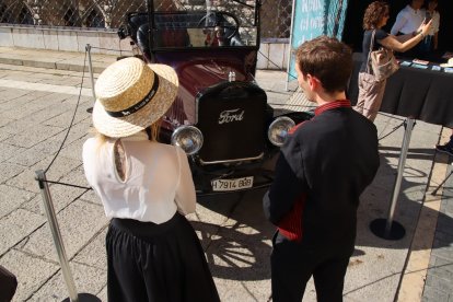 Inauguración de la Feria Modernista Museo Casa Botines Gaudí. ICAL
