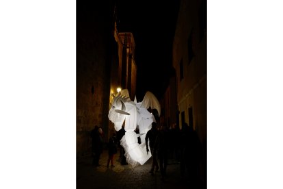El alcalde de Salamanca, Carlos García Carbayo, inaugura el encendido de la iluminación navideña.-ICAL