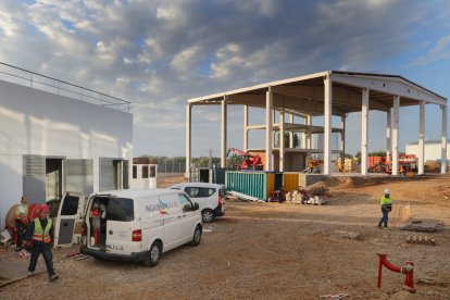 Obras de la nueva fábrica de Cascajares.- ICAL