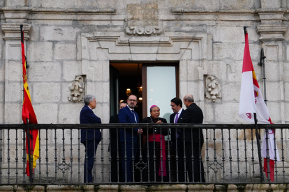 El nuncio apostólico del papa Francisco en España, Bernardito Cleopas Auza, ofrece el pregón de la Semana Santa de Ponferrada. César Sánchez / ICAL .