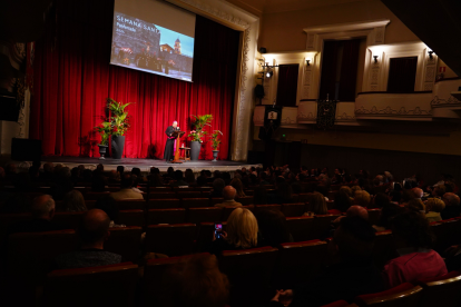 El nuncio apostólico del papa Francisco en España, Bernardito Cleopas Auza, ofrece el pregón de la Semana Santa de Ponferrada. César Sánchez / ICAL .