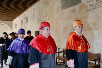 La Universidad de Salamanca nombra a Miguel de Unamuno y Jugo, quien fuera rector del Estudio salmantino durante casi 20 años en tres periodos distintos entre 1900 y 1936, doctor ‘honoris causa’ a tituló póstumo. En la imagen, Agustín Sánchez de Vega, presidente del Consejo Consultivo junto a Ignacio Sánchez Galán, presidente de Iberdrola. -ICAL