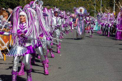 La localidad abulense de Cebreros celebra el 'Domingo de Piñata', con el XXVI desfile provincial de Carnaval. -ICAL