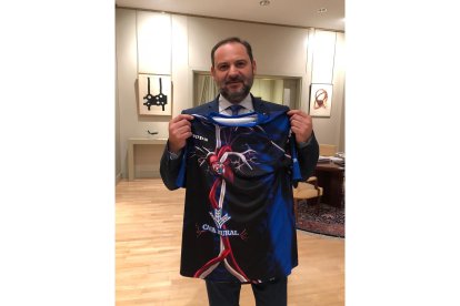 El ex ministro José Luis Ábalos, con la camiseta del Zamora CF, en una imagen de la cuenta de X del Zamora CF.