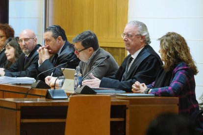 Primera sesión del juicio en Valladolid del caso conocido como 'Perla Negra', en el que se sientan en el banquillo de los acusados doce ex altos cargos de la Junta de Castilla y León y empresarios. -PHOTOGENIC