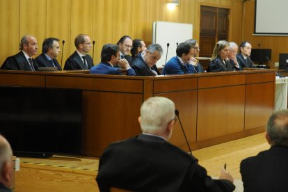Primera sesión del juicio en Valladolid del caso conocido como 'Perla Negra', en el que se sientan en el banquillo de los acusados doce ex altos cargos de la Junta de Castilla y León y empresarios. -PHOTOGENIC