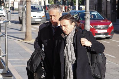Primera sesión del juicio en Valladolid del caso conocido como 'Perla Negra', en el que se sientan en el banquillo de los acusados doce ex altos cargos de la Junta de Castilla y León y empresarios. -PHOTOGENIC