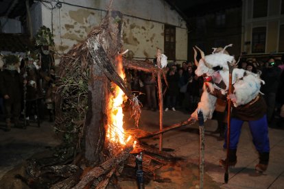 Fiesta del Antroido de Cervera de Pisuerga (Palencia). -ICAL