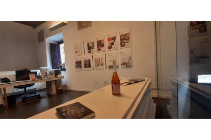 Exposición de diseño gráfico sobre los Premios Anuaria en Segovia. / E. M.