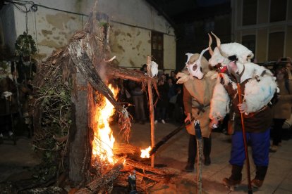 Fiesta del Antroido de Cervera de Pisuerga (Palencia). -ICAL