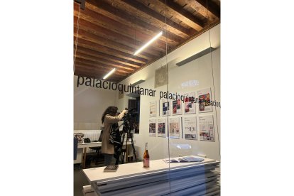 Exposición de diseño gráfico sobre los Premios Anuaria en Segovia. / E. M.