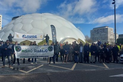 La Asociación AUGC Valladolid y SUP Castilla y León se manifiestan en Valladolid para pedir justicia e igualdad para la Policía Nacional y la Guardia Civil. -EP