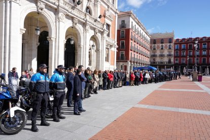 Minuto de silencio en el Ayuntamiento de Valladolid con motivo del 20 aniversario del 11-M - ICAL