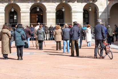 Minuto de silencio en Ávila con motivo del 20 aniversario del 11-M - ICAL