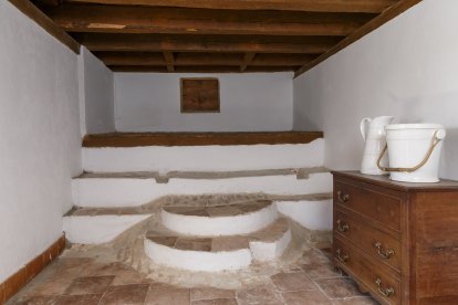 En la foto, vista de las dependencias del servicio de la zona abuardilladada, de la primera construcción del Palacio Real y que se salvó del incendio de 1918