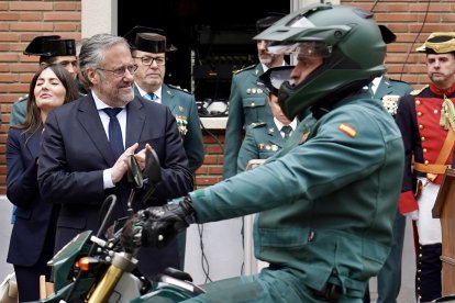 El presidente de las Cortes, Carlos Pollán, asiste al acto conmemorativo del 180 aniversario de la fundación de la Guardia Civil en León