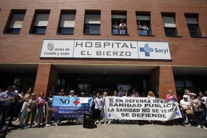 Concentración por la sanidad pública en Ponferrada