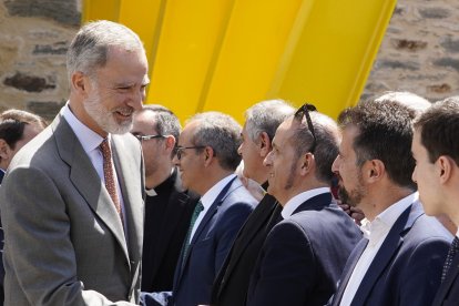 El rey Felipe VI inaugura la XXVII edición de Las Edades del Hombre, con sede compartida entre Villafranca del Bierzo y Santiago de Compostela. Al acto asiste, entre otras autoridades, el presidente de la Junta, Alfonso Fernández Mañueco
