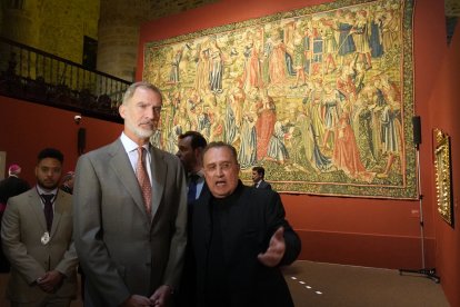 El rey Felipe VI inaugura la XXVII edición de Las Edades del Hombre, con sede compartida entre Villafranca del Bierzo y Santiago de Compostela. Al acto asiste, entre otras autoridades, el presidente de la Junta, Alfonso Fernández Mañueco