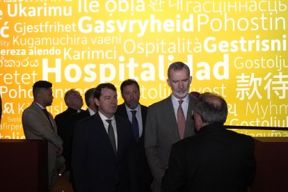 El rey Felipe VI inaugura la XXVII edición de Las Edades del Hombre, con sede compartida entre Villafranca del Bierzo y Santiago de Compostela. Al acto asiste, entre otras autoridades, el presidente de la Junta, Alfonso Fernández Mañueco