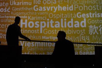 El rey Felipe VI inaugura la XXVII edición de Las Edades del Hombre, con sede compartida entre Villafranca del Bierzo y Santiago de Compostela. Al acto asiste, entre otras autoridades, el presidente de la Junta, Alfonso Fernández Mañueco