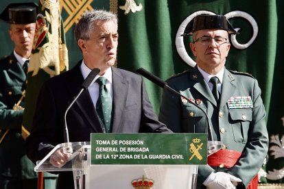 El director general de la Guardia Civil, Leonardo Marcos, preside la toma de posesión.