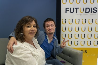 Angelina Niño y David Breznes comparten amistad en el programa 'Uno a Uno' de Futudis.