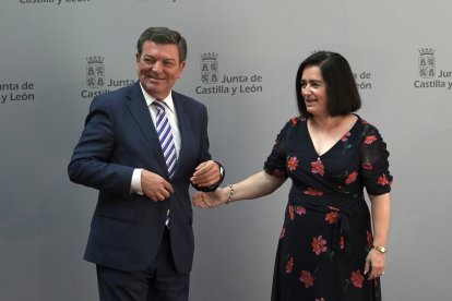 El consejero de la Presidencia, Luis Miguel González Gago, preside el acto de toma de posesión de la nueva directora general de Atención al Ciudadano y Calidad de los Servicios, Sonsoles Sánchez-Reyes Peñamaría.