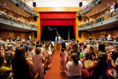 ‘Xpectro’, la propuesta de Zen del Sur, se lleva el premio de Mejor espectáculo de sala para público joven y adulto en la Feria de Teatro de Castilla y León