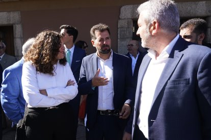Luis Tudanca participa en Ponferrada en el acto institucional del Día del Bierzo