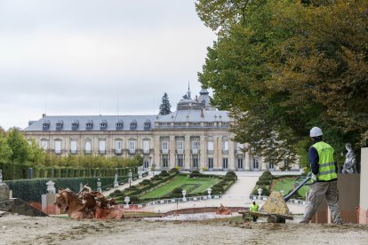 Patrimonio Nacional inicia la restauración de la fuente de La Cascada del Palacio Real de La Granja